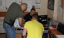 Lekcja "kultury": pobili człowieka, bo nie przytrzymał drzwi