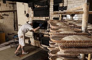 Przedwojenny, ceramiczny piec. Sekret chleba Piwońskich