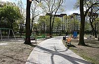Ciuchcia, huśtawki, drabinki. Mamy nowe place zabaw