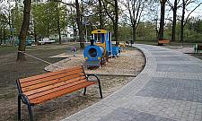 Ciuchcia, huśtawki, drabinki. Mamy nowe place zabaw