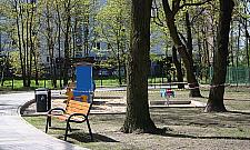 Ciuchcia, huśtawki, drabinki. Mamy nowe place zabaw