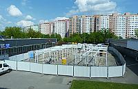 Trwa rozbiórka bazarku przy Conrada. Nieopodal rośnie nowy