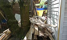 Trwa rozbiórka bazarku przy Conrada. Nieopodal rośnie nowy