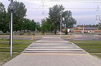 Rowerzysta wjecha� pod tramwaj. Jak je�dzimy na dw�ch ko�ach?