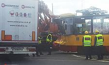 Ranni w wypadku na Annopolu. Tir zderzył się z tramwajem