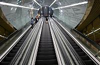 Wieśniacy i słoiki, czyli o blokowaniu schodów ruchomych