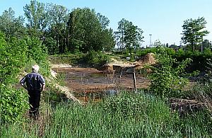 Co skrywa ziemia za Domem Kultury "Świt"? "Nie da się otwierać okien"