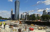 Potr�jny wie�owiec wyro�nie przy Towarowej