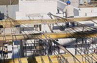 Szkoły i przedszkola opóźnione. Kto zawinił?