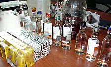Wódka i papierosy bez akcyzy. Skarbiec w aucie 31-latka