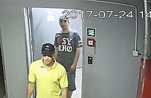 Skradziono rowery za 2500 zł. Policja szuka tych mężczyzn