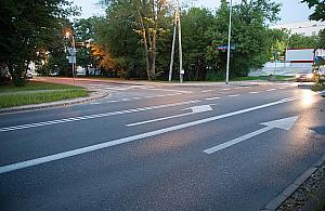 Światła i dodatkowy pas. Zmiany na Lazurowej