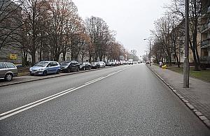 Rowerem po Żeromskiego. "Ze strachu wybieram chodnik"