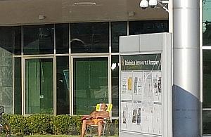 Lato w mieście. "Facet w samych gaciach pod ratuszem"