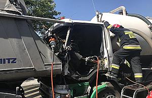 Zakleszczony kierowca, szambo na Radzymińskiej