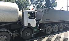 Zakleszczony kierowca, szambo na Radzymińskiej