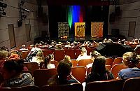 Teatr Baj przenosi si� na Bia�o��k�