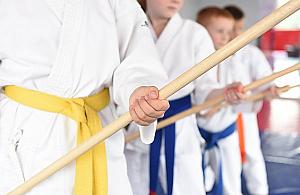 Dziecko chce się uczyć karate? Sprawdź, jak ocenić szkołę