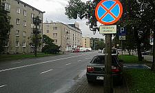 Żeromskiego: słupki i zieleń kontra parkingi?