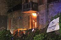 Stary dom na Kole w ogniu