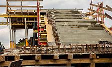 Piesi na schody, kierowcom lżej. Na Płowiecką wraca kładka