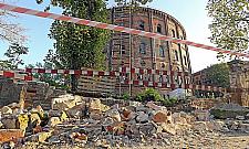 Runął mur cennego zabytku