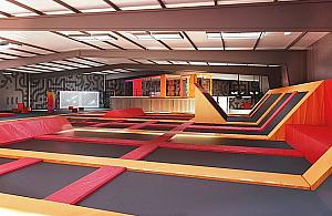 Tory przeszkód, zjeżdżalnie, trampoliny. Nowe atrakcje na Targówku