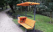 Pierwsze w stolicy. Ławki dla karmiących mam