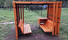 Pierwsze w stolicy. Ławki dla karmiących mam