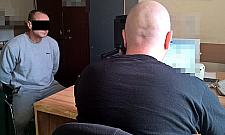 Napad z nożem na kiosk z prasą