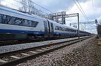 Tragedia na bia�o��ckiej linii. Cz�owiek wpad� pod Pendolino