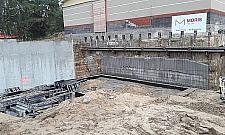 Rośnie basen na Piaskach. Kiedy otwarcie?