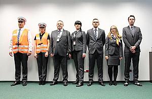 Będą mundury dla kanarów. "Liczymy na uczciwość"