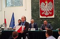 PO-PiS w odwrocie. Trzynastu radnych chce odwołania przewodniczącego