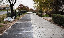 Rowerem przez Bródno. Łatają kolejną dziurę