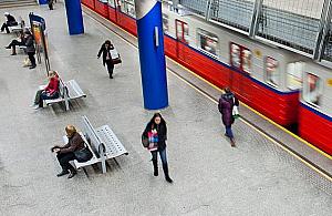 Metro powolne jak rower. Trwa wymiana szyn