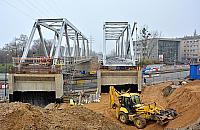 Koleją na Wolę. Przebudowa opóźniona