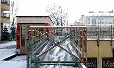 Dziwny garaż na Górcach. Zastąpi go blok?