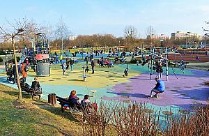 Ogród sensoryczny w parku Bródnowskim. Żegnamy korty