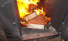 Opony, plastik, stary olej. Tym palą nasi sąsiedzi