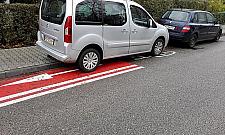 Autami zastawiają skrzyżowania. "Cebule parkowania"