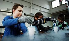 Kosmiczne gluty, latające stoliki i mleko z łokcia