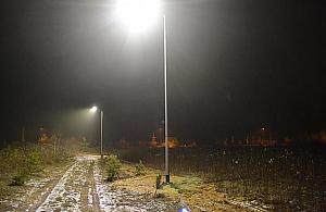 Jabłonna stawia latarnie w szczerym polu. Stać nas?