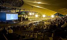 Kino plenerowe zawładnie Bemowem? Seanse na bloku