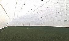 Kolejne balony nad boiskami szkolnymi