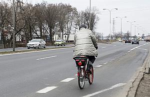 "Rowerzysto, pamiętaj o kasku". Czyżby?