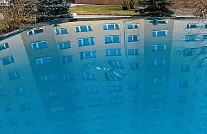 Kamieniami w auta pod blokiem. Policja bezradna?