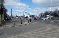 Koniec ze "skokami" z Pomorskiej na Klasyków. Stanęły słupki