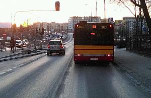 "A na zakupy jeżdżę tak". Pod prąd na Górczewskiej