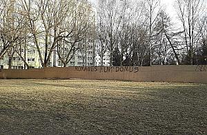 Łacina podwórkowa, czyli Monty Python w Warszawie